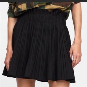 Zara Black Mini Pleated Skirt size M.